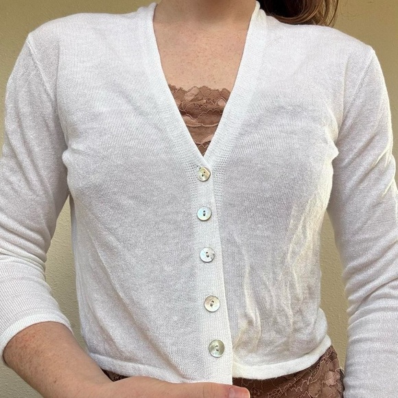 J. Jill White Linen cropped cardigan with mother of pearl buttons - Picture 6 of 8